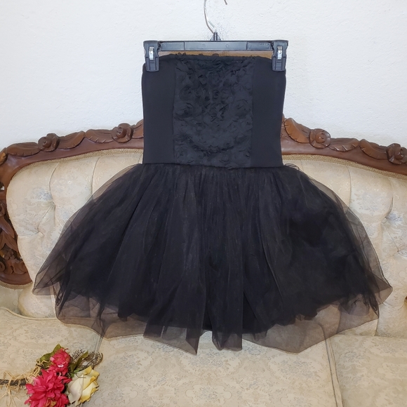 BeBe Tulle Strapless Dress - Picture 7 of 10